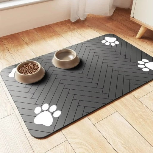 Absorbent non-slip pet feeding mat for dogs and cats